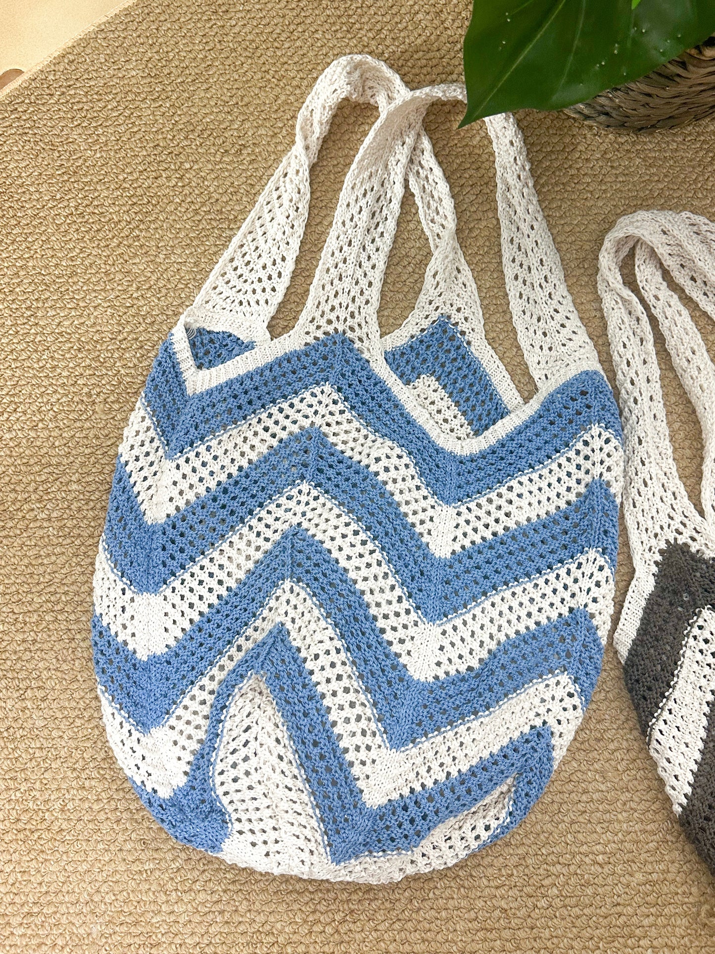 Onda Crochet Tote